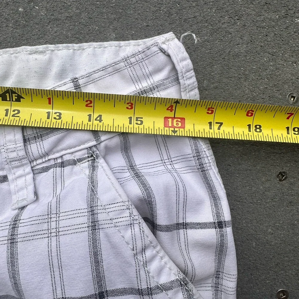Levi's Men's Plaid Cargo Shorts White Gray 11